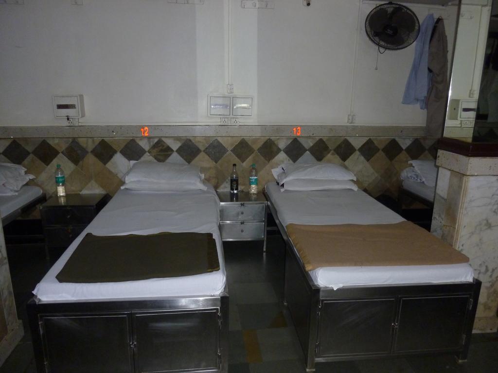 Yadgar Guest House Mumbai Luaran gambar