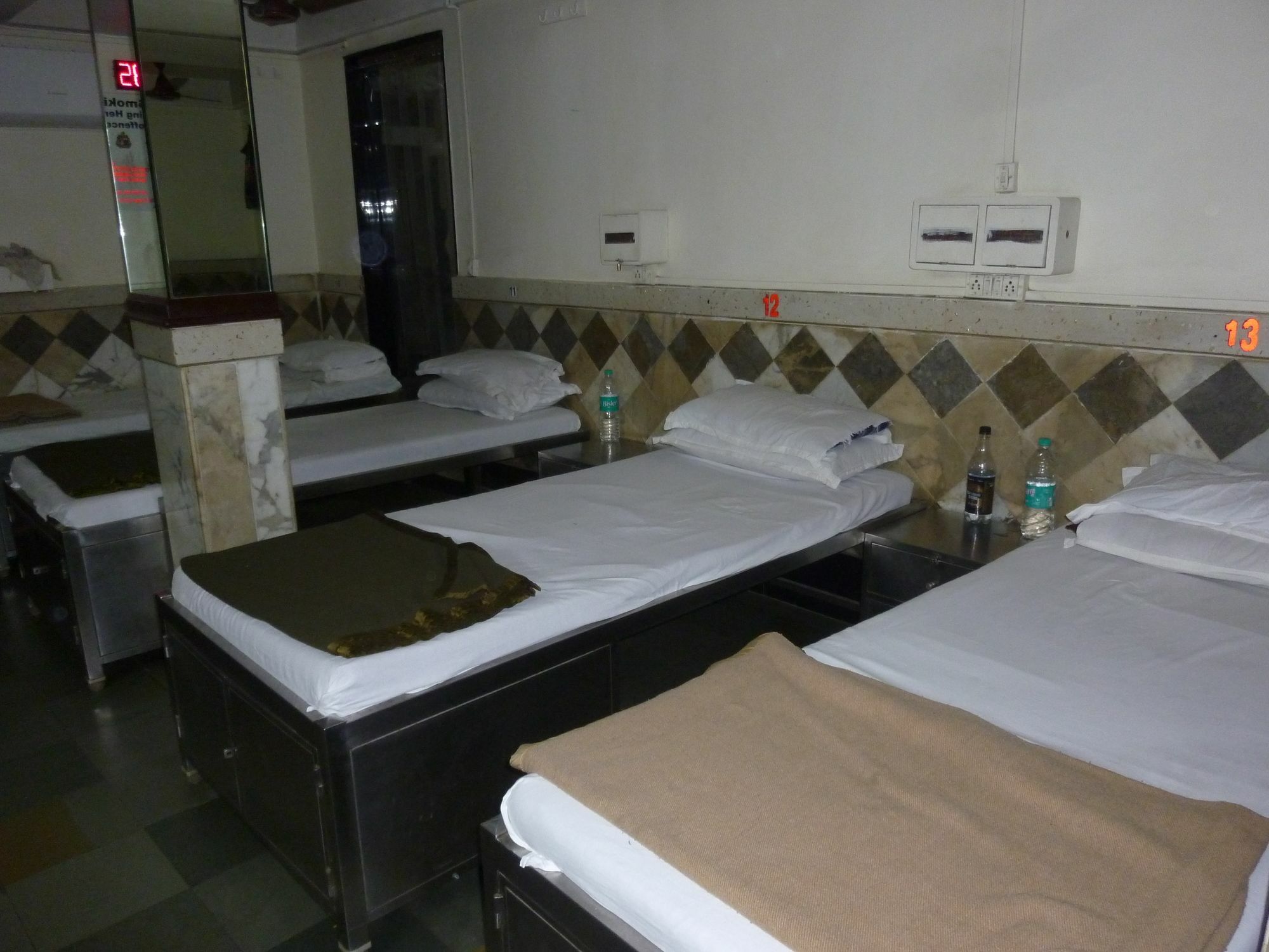 Yadgar Guest House Mumbai Luaran gambar